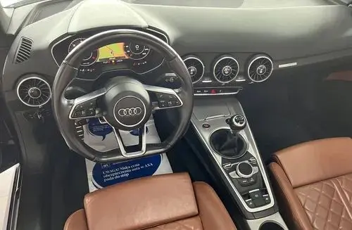 AUDI TT 