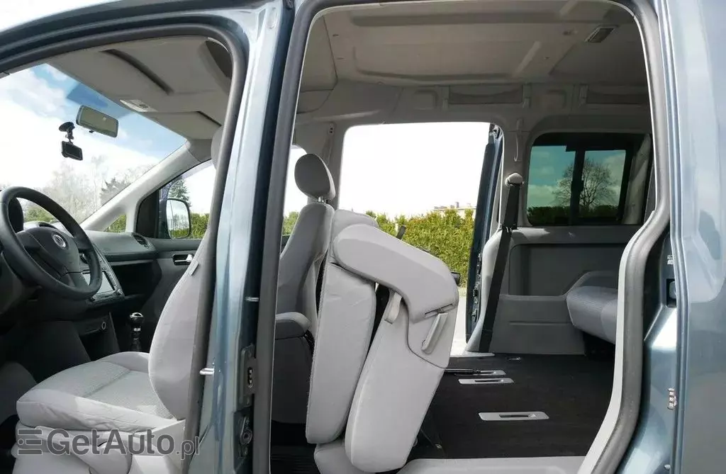 VOLKSWAGEN Caddy 