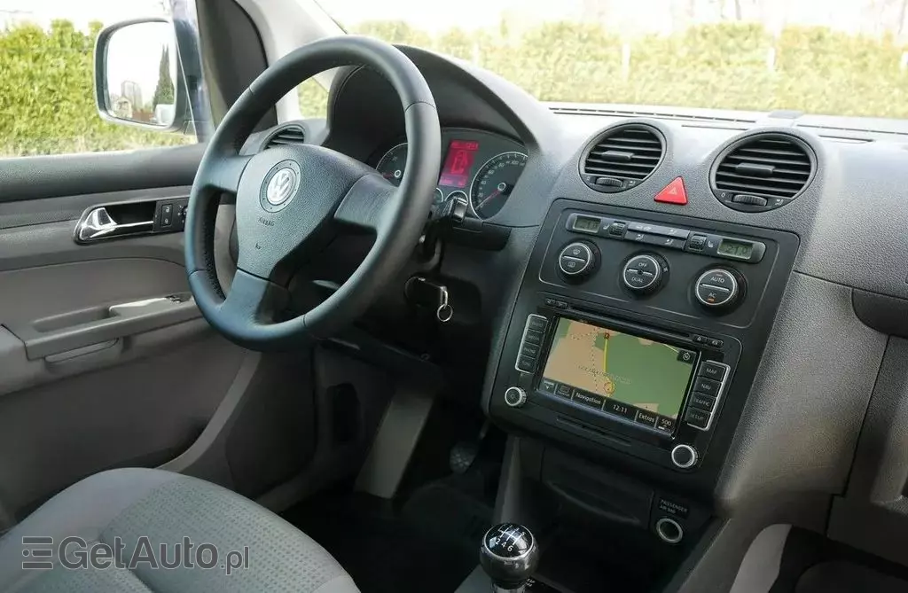 VOLKSWAGEN Caddy 