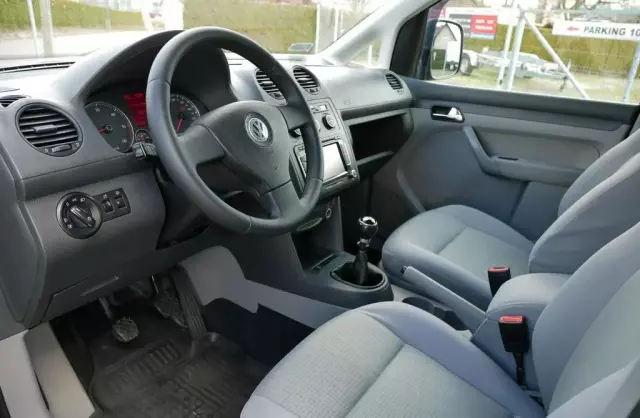 VOLKSWAGEN Caddy 