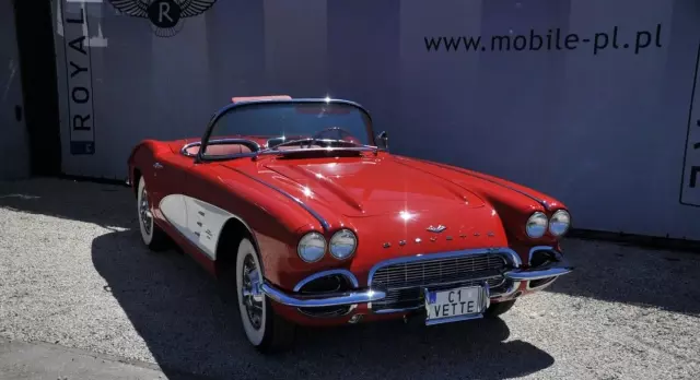 CHEVROLET Corvette 