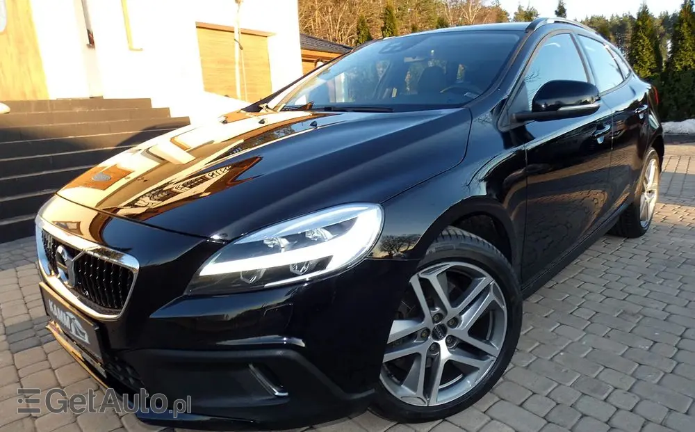 VOLVO V40 D3 Drive-E Summum