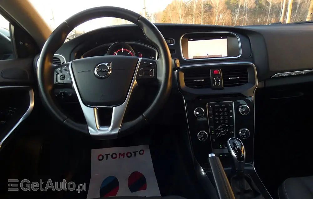 VOLVO V40 D3 Drive-E Summum