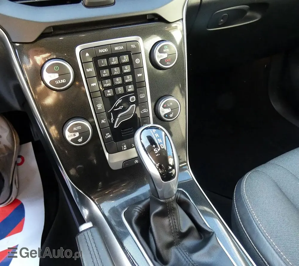 VOLVO V40 D3 Drive-E Summum