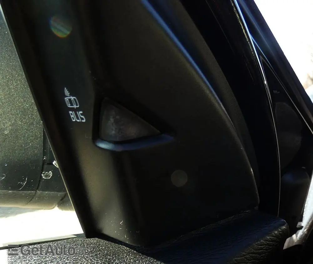 VOLVO V40 D3 Drive-E Summum