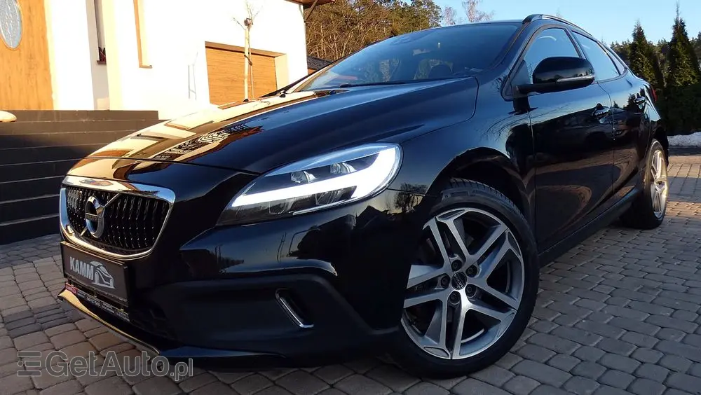 VOLVO V40 D3 Drive-E Summum