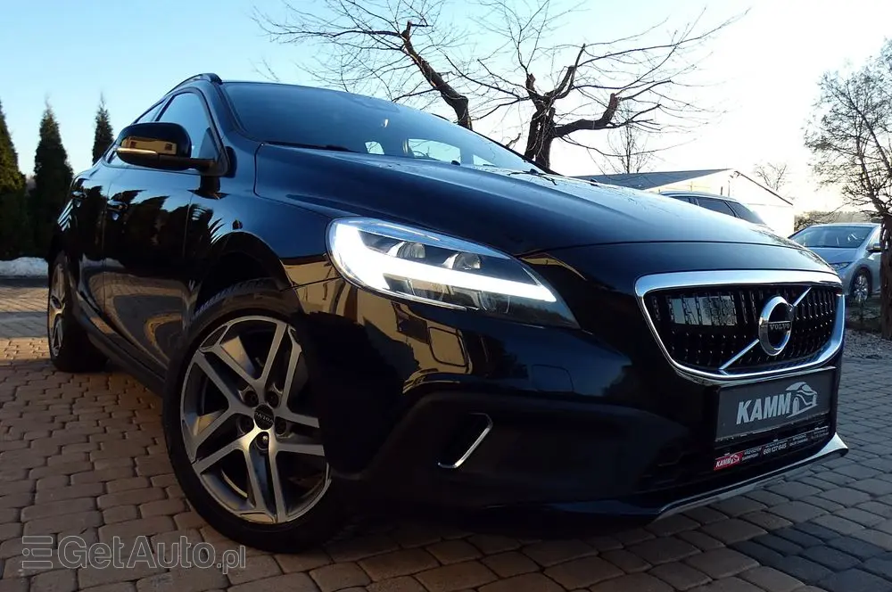 VOLVO V40 D3 Drive-E Summum