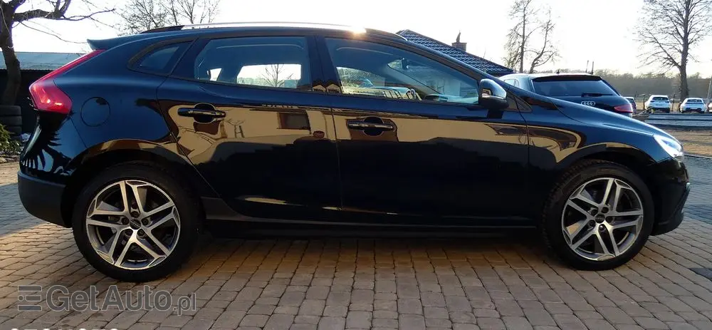 VOLVO V40 D3 Drive-E Summum