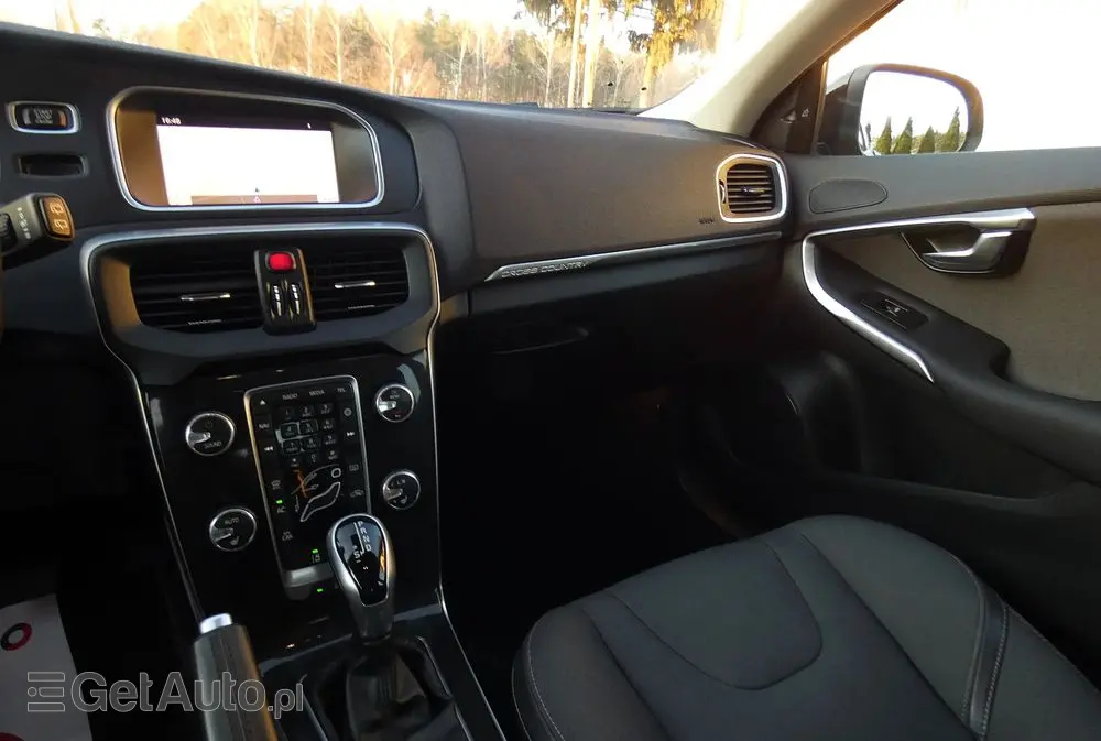 VOLVO V40 D3 Drive-E Summum