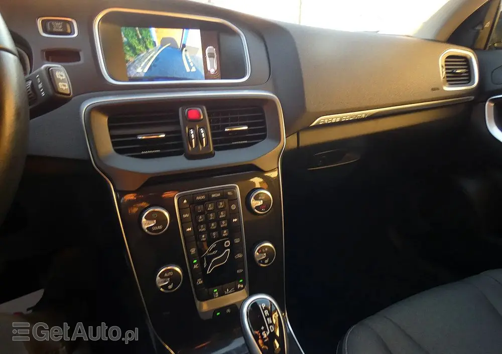 VOLVO V40 D3 Drive-E Summum