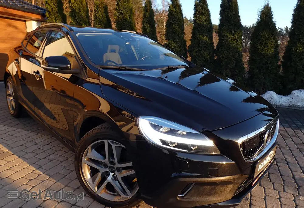 VOLVO V40 D3 Drive-E Summum