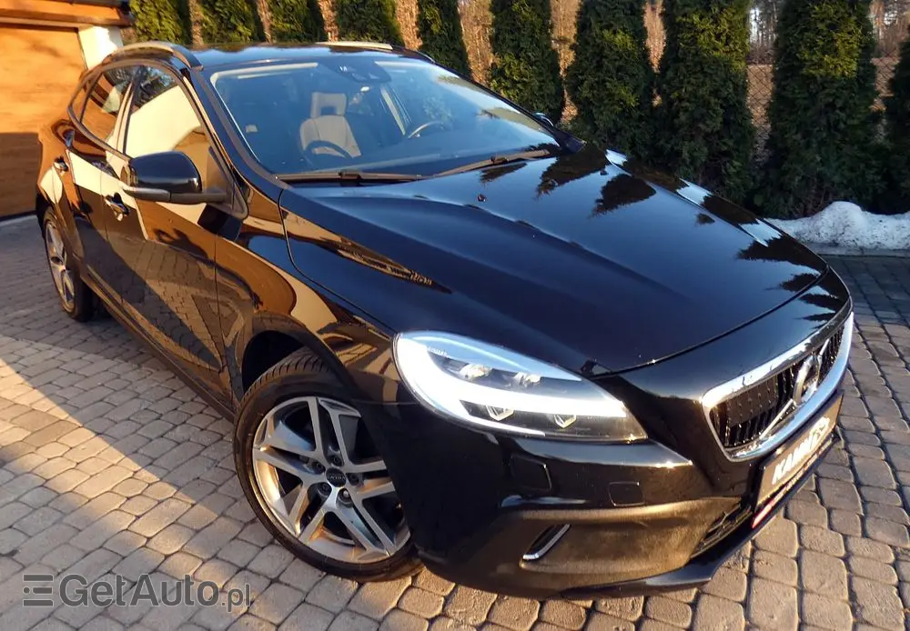 VOLVO V40 D3 Drive-E Summum
