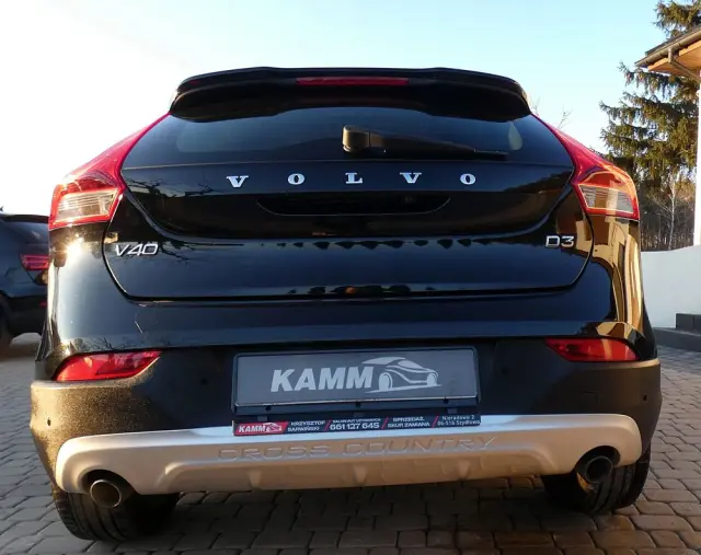 VOLVO V40 D3 Drive-E Summum