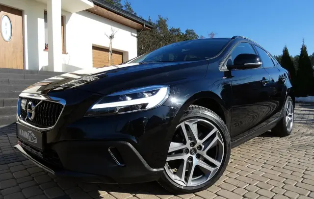 VOLVO V40 D3 Drive-E Summum