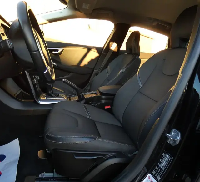 VOLVO V40 D3 Drive-E Summum