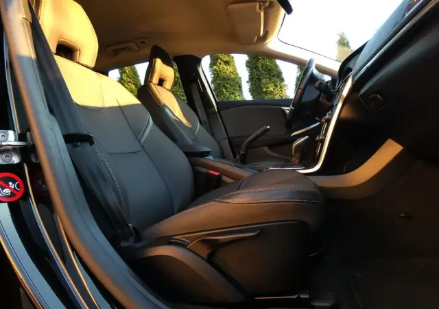 VOLVO V40 D3 Drive-E Summum