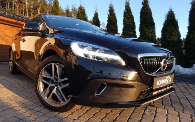 VOLVO V40 D3 Drive-E Summum