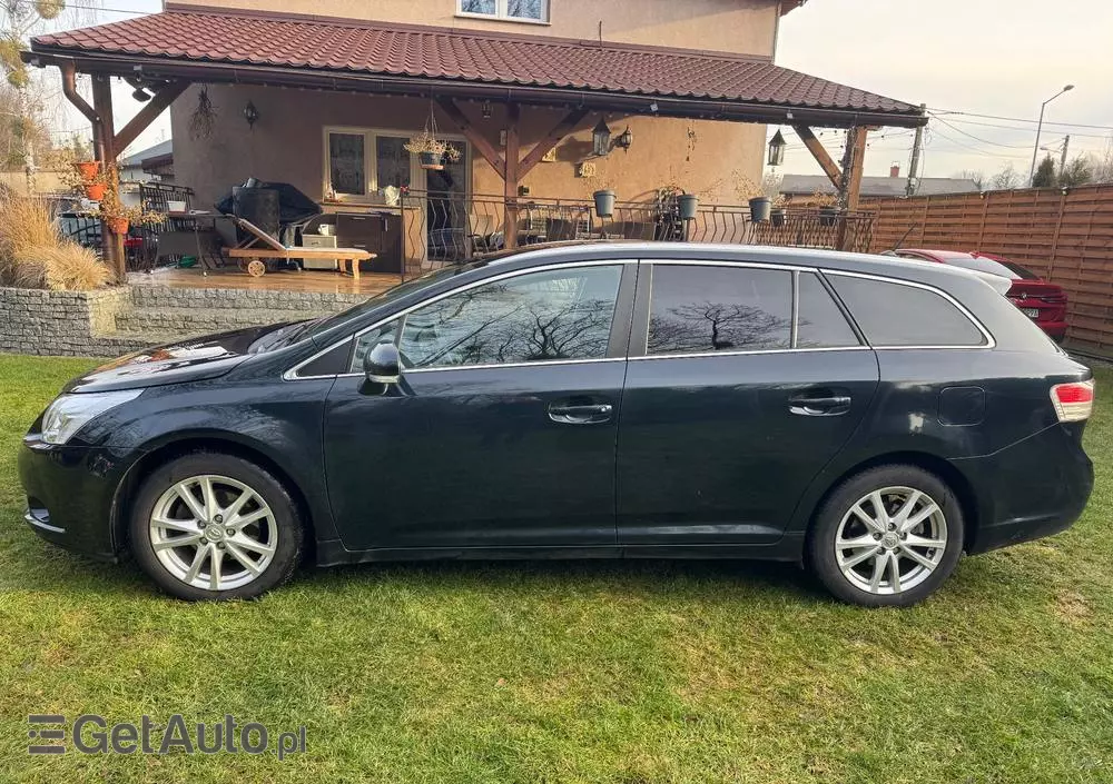 TOYOTA Avensis 2.0 D-4D Sol plus+NAVI