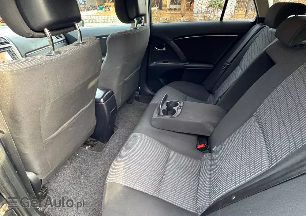 TOYOTA Avensis 2.0 D-4D Sol plus+NAVI