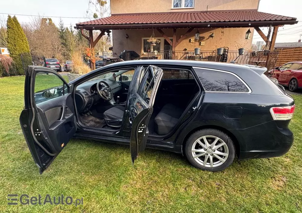 TOYOTA Avensis 2.0 D-4D Sol plus+NAVI