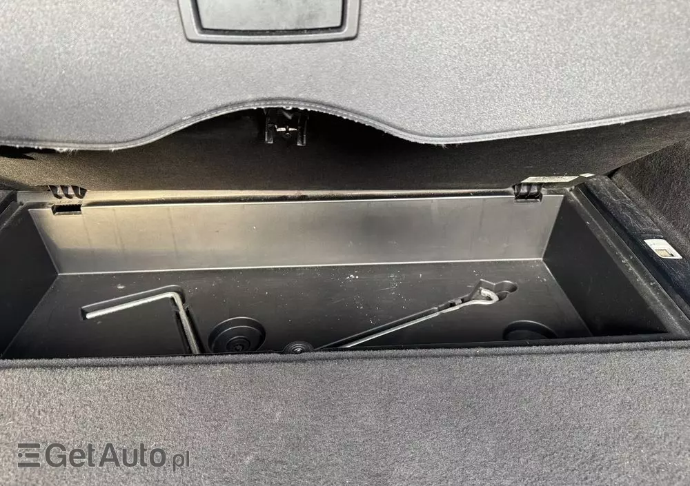 TOYOTA Avensis 2.0 D-4D Sol plus+NAVI