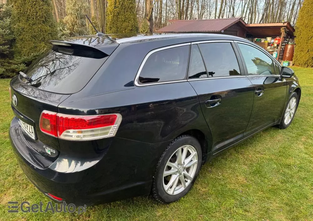 TOYOTA Avensis 2.0 D-4D Sol plus+NAVI