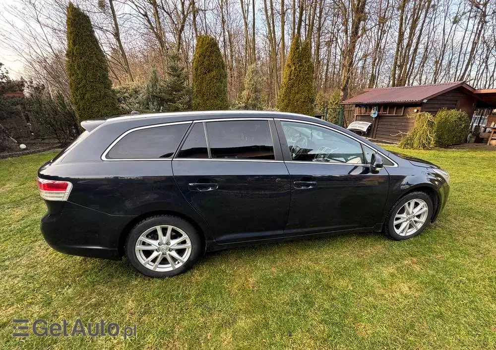 TOYOTA Avensis 2.0 D-4D Sol plus+NAVI