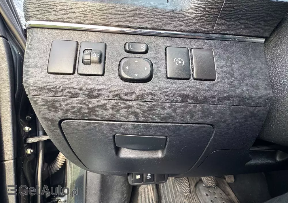 TOYOTA Avensis 2.0 D-4D Sol plus+NAVI