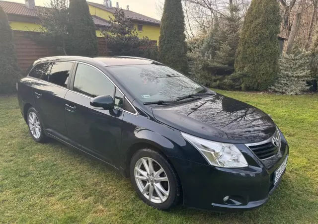 TOYOTA Avensis 2.0 D-4D Sol plus+NAVI