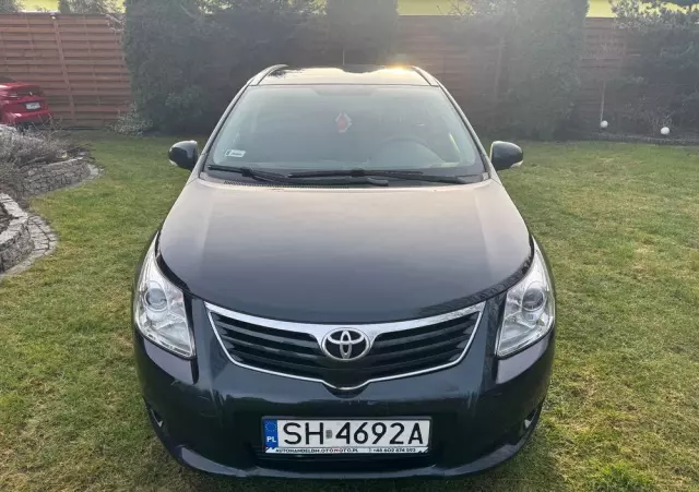 TOYOTA Avensis 2.0 D-4D Sol plus+NAVI