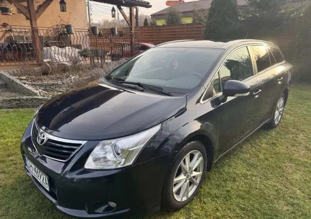 TOYOTA Avensis 2.0 D-4D Sol plus+NAVI