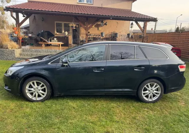 TOYOTA Avensis 2.0 D-4D Sol plus+NAVI