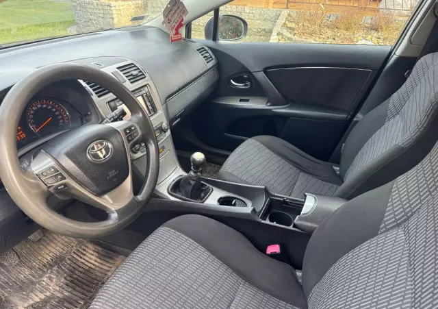 TOYOTA Avensis 2.0 D-4D Sol plus+NAVI