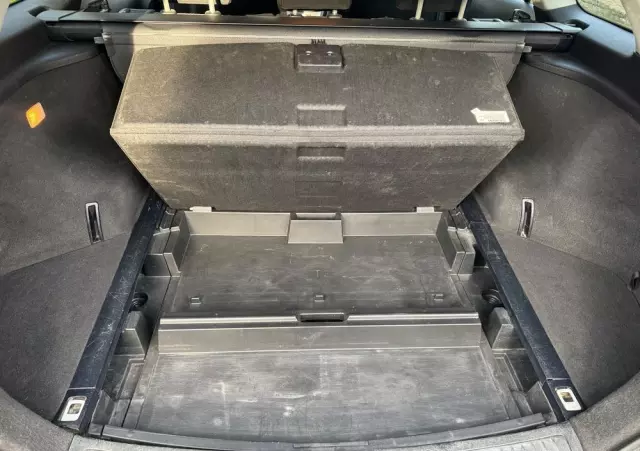 TOYOTA Avensis 2.0 D-4D Sol plus+NAVI