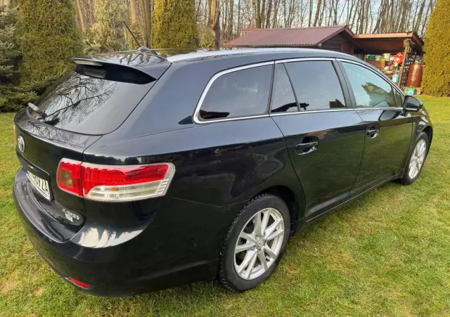 TOYOTA Avensis 2.0 D-4D Sol plus+NAVI