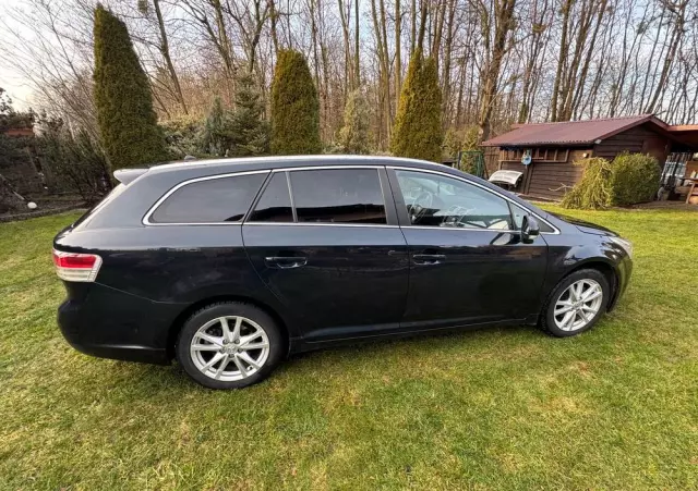 TOYOTA Avensis 2.0 D-4D Sol plus+NAVI