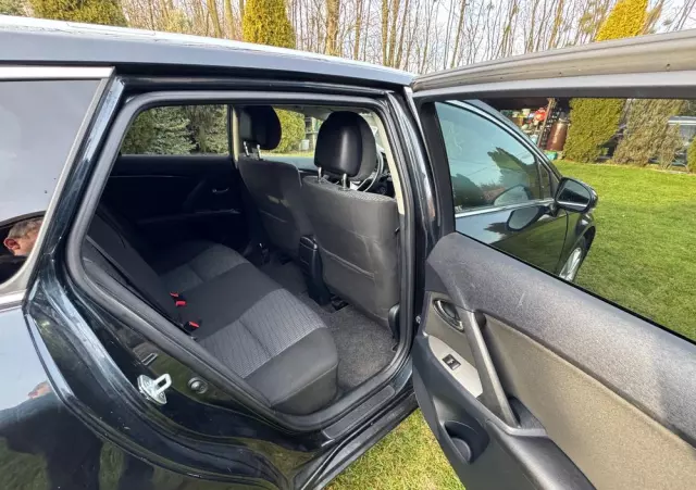 TOYOTA Avensis 2.0 D-4D Sol plus+NAVI