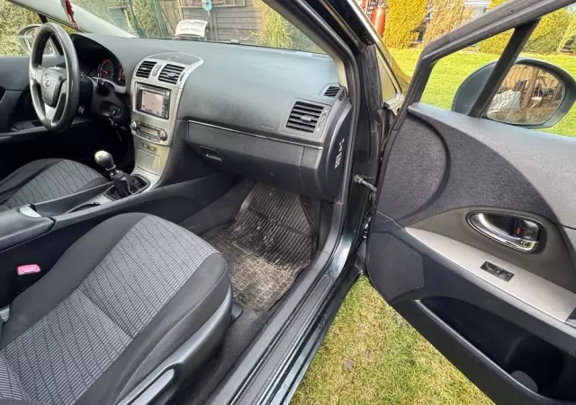TOYOTA Avensis 2.0 D-4D Sol plus+NAVI
