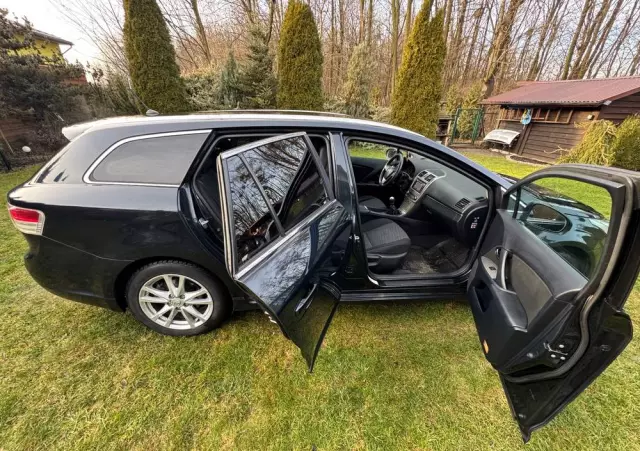 TOYOTA Avensis 2.0 D-4D Sol plus+NAVI