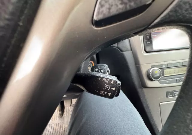 TOYOTA Avensis 2.0 D-4D Sol plus+NAVI