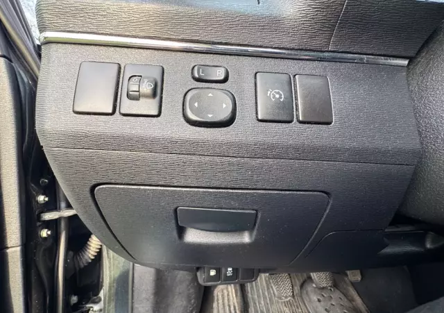 TOYOTA Avensis 2.0 D-4D Sol plus+NAVI