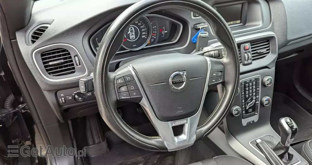 VOLVO V40 D3 Drive-E R-Design Kinetic