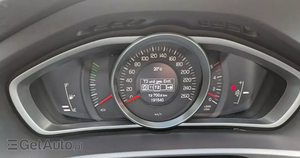 VOLVO V40 D3 Drive-E R-Design Kinetic