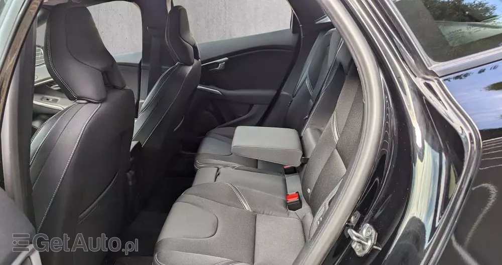 VOLVO V40 D3 Drive-E R-Design Kinetic