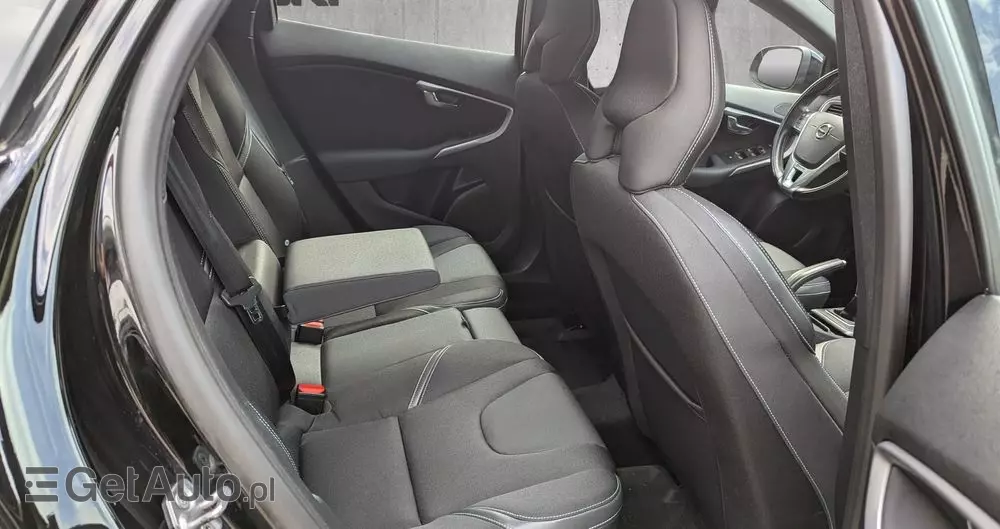 VOLVO V40 D3 Drive-E R-Design Kinetic