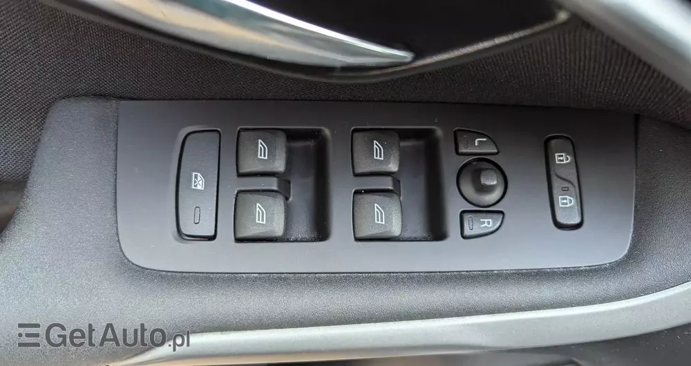 VOLVO V40 D3 Drive-E R-Design Kinetic