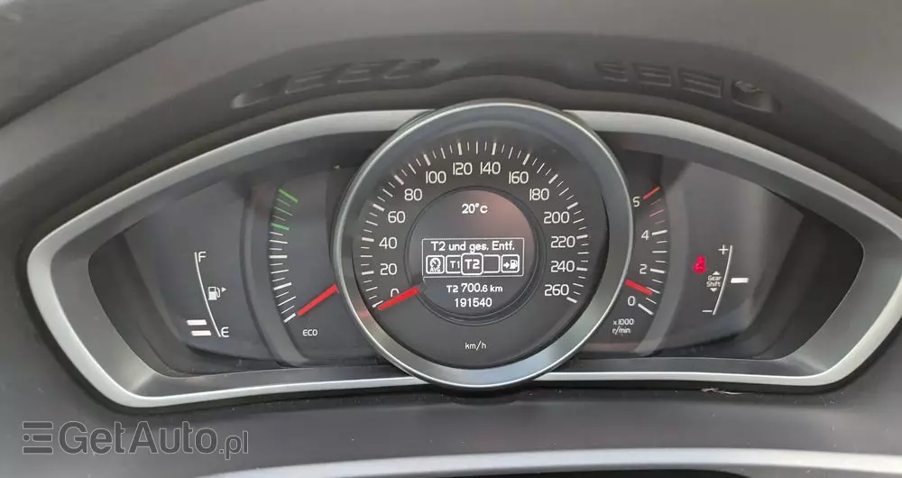 VOLVO V40 D3 Drive-E R-Design Kinetic