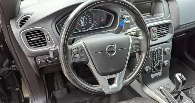 VOLVO V40 D3 Drive-E R-Design Kinetic