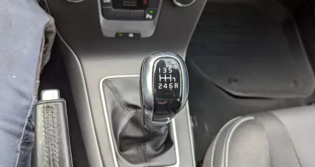 VOLVO V40 D3 Drive-E R-Design Kinetic