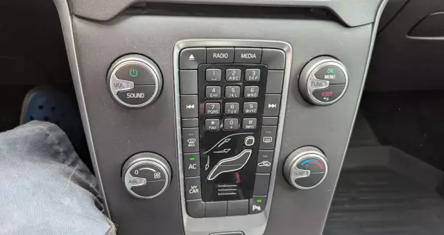 VOLVO V40 D3 Drive-E R-Design Kinetic